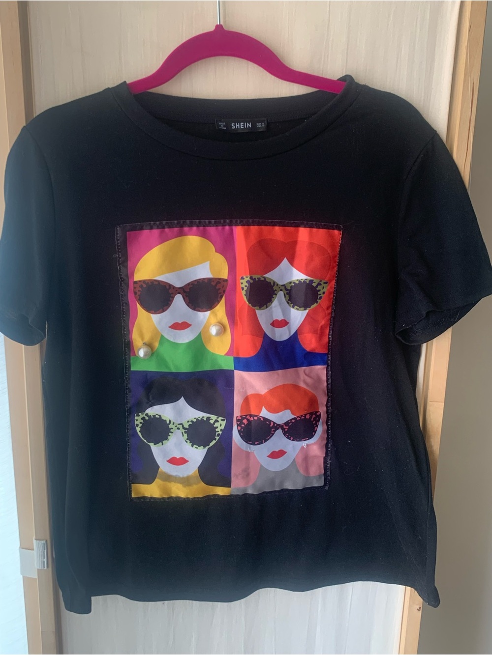 SHEIN Black PopArt Sunglasses Graphic Tee 1970s artsy